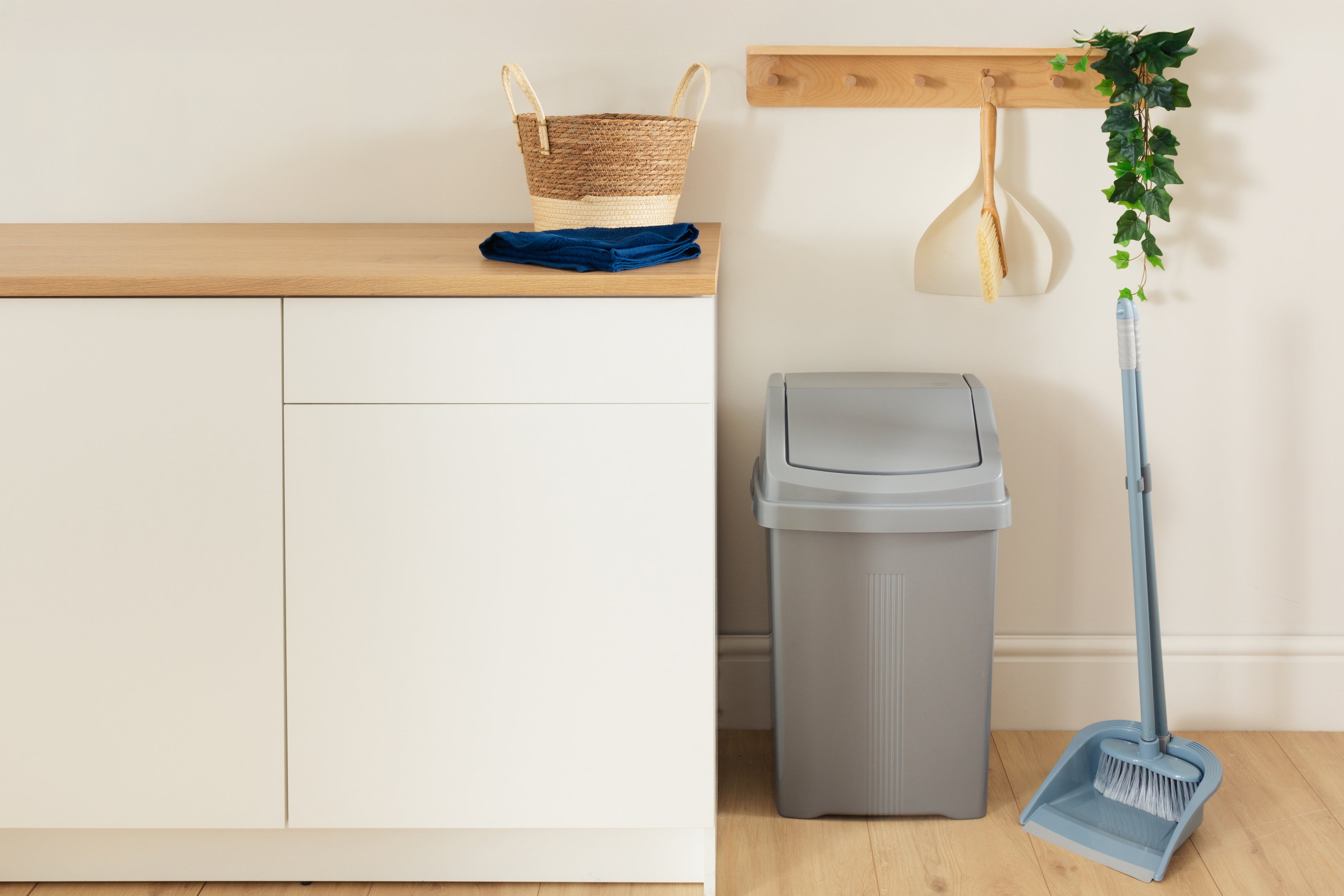 Kitchenware & Cleaning