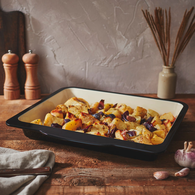 Baker & Salt Country Enamel Two-Tone Premium Steel 37cm Baking Dish – Black/Cream