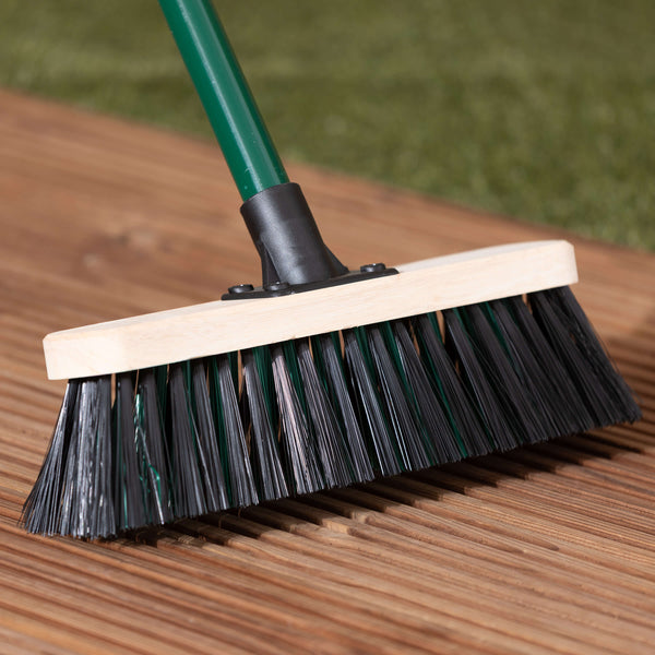 BetterWare Outdoor Brushware 12" Indoor/Outdoor Broom with 137cm Heavy-Duty Handle